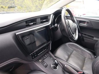 TOYOTA AURIS 1.8 VVT-h Excel Hatchback 5dr Petrol Hybrid CVT Euro 6 (s/s) (13