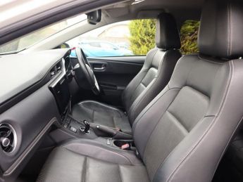 TOYOTA AURIS 1.8 VVT-h Excel Hatchback 5dr Petrol Hybrid CVT Euro 6 (s/s) (13