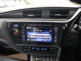 TOYOTA AURIS 1.8 VVT-h Excel Hatchback 5dr Petrol Hybrid CVT Euro 6 (s/s) (13