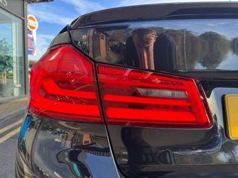 BMW 5 SERIES 3.0 530d M Sport Saloon 4dr Diesel Auto Euro 6 (s/s) (265 ps) * 