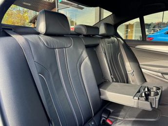 BMW 5 SERIES 3.0 530d M Sport Saloon 4dr Diesel Auto Euro 6 (s/s) (265 ps) * 