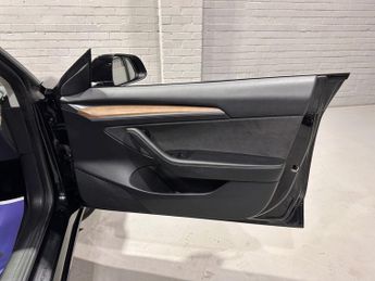 TESLA Model 3 (Dual Motor) Long Range Saloon 4dr Electric Auto 4WDE (346 ps)