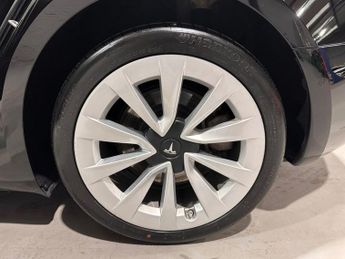 TESLA Model 3 (Dual Motor) Long Range Saloon 4dr Electric Auto 4WDE (346 ps)