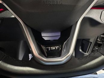 VOLKSWAGEN ID.4 Pro Performance 77kWh 1ST Edition SUV 5dr Electric Auto (204 ps)