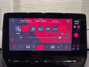 VOLKSWAGEN ID.4 Pro Performance 77kWh 1ST Edition SUV 5dr Electric Auto (204 ps)