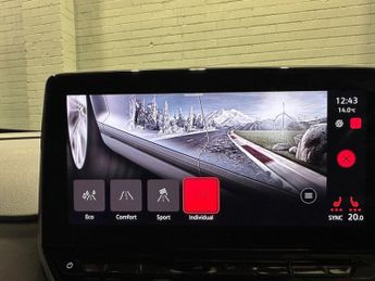 VOLKSWAGEN ID.4 Pro Performance 77kWh 1ST Edition SUV 5dr Electric Auto (204 ps)