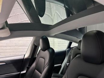 TESLA Model 3 (Dual Motor) Long Range Saloon 4dr Electric Auto 4WDE (346 ps)