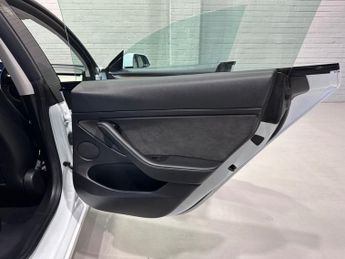 TESLA Model 3 (Dual Motor) Long Range Saloon 4dr Electric Auto 4WDE (346 ps)