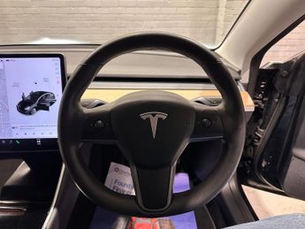 TESLA Model 3 Standard Range Plus Saloon 4dr Electric Auto RWD (241 bhp)