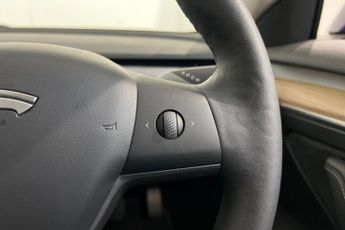 TESLA Model 3 Standard Range Plus Saloon 4dr Electric Auto RWD (241 bhp) Adapt