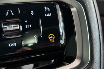 LAND ROVER RANGE ROVER EVOQUE 2.0 D200 MHEV R-Dynamic HSE SUV 5dr Diesel Auto 4WD Euro 6 (s/s)