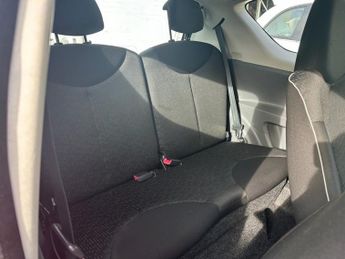 PEUGEOT 107 1.0 12V Urban Hatchback 3dr Petrol 2 Tronic Euro 4 (68 ps)