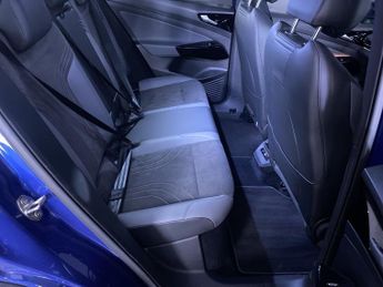 VOLKSWAGEN ID.5 Pro Performance 77kWh Style SUV 5dr Electric Auto (204 ps)