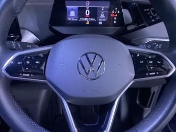 VOLKSWAGEN ID.5 Pro Performance 77kWh Style SUV 5dr Electric Auto (204 ps)