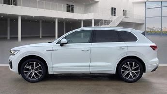 VOLKSWAGEN TOUAREG 3.0 TDI V6 R-Line Tech SUV 5dr Diesel Tiptronic 4Motion Euro 6 (