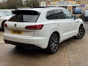 VOLKSWAGEN TOUAREG 3.0 TDI V6 R-Line Tech SUV 5dr Diesel Tiptronic 4Motion Euro 6 (