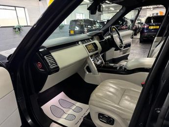 LAND ROVER RANGE ROVER 4.4 SD V8 Vogue SE SUV 5dr Diesel Auto 4WD Euro 5 (339 ps)