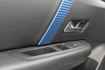 CITROEN e-C4 50kWh Shine Plus Hatchback 5dr Electric Auto (136 ps)