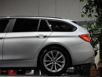 BMW 3 SERIES 2.0 320d SE Touring 5dr Diesel Auto Euro 5 (s/s) (184 ps)