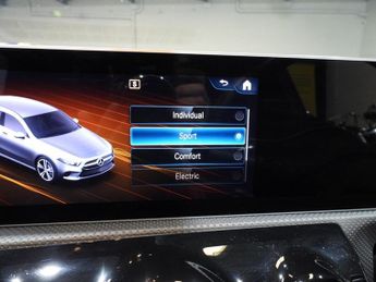 MERCEDES-BENZ A-CLASS 1.3 A250e 15.6kWh AMG Line (Executive) Hatchback 5dr Petrol Plug