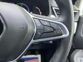 RENAULT CLIO 1.6 E-TECH S Edition Hatchback 5dr Petrol Hybrid Auto Euro 6 (s/