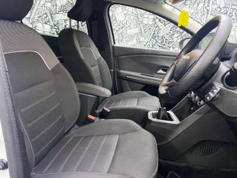 DACIA JOGGER 1.0 TCe Extreme SE MPV 5dr Petrol Manual Euro 6 (s/s) (110 ps)