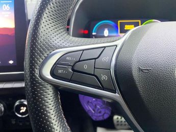 RENAULT CLIO 1.6 E-TECH RS Line Hatchback 5dr Petrol Hybrid Auto Euro 6 (s/s)