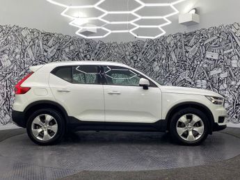 VOLVO XC40 1.5 T3 Momentum SUV 5dr Petrol Auto Euro 6 (s/s) (163 ps)