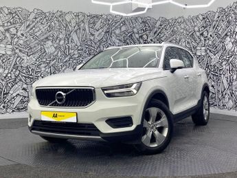 VOLVO XC40 1.5 T3 Momentum SUV 5dr Petrol Auto Euro 6 (s/s) (163 ps)