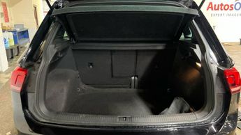VOLKSWAGEN TIGUAN 1.5 TSI R-Line SUV 5dr Petrol DSG Euro 6 (s/s) (150 ps)