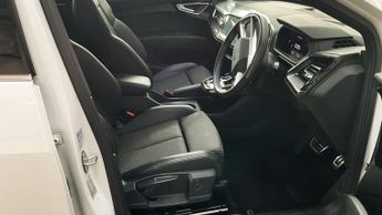 AUDI Q4 E-TRON 40 S line SUV 5dr Electric Auto 82kWh (204 ps)