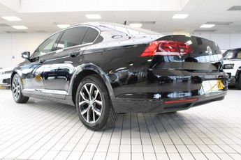 VOLKSWAGEN PASSAT 2.0 TDI EVO SEL Saloon 4dr Diesel DSG Euro 6 (s/s) (150 ps)
