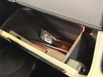 JAGUAR F-PACE 5.0 V8 SVR SUV 5dr Petrol Quickshift AWD Euro 6 (s/s) (550 ps)