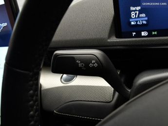 FORD MUSTANG MACH-E Standard Range 70kWh SUV 5dr Electric Automatic (269 ps)