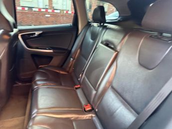 VOLVO XC60 2.4 D5 SE Lux Nav SUV 5dr Diesel Auto AWD Euro 6 (s/s) (220 ps)