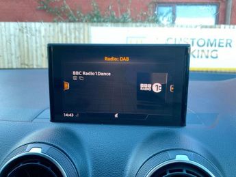 AUDI Q2 1.6 TDI 30 S line SUV 5dr Diesel S Tronic Euro 6 (s/s) (116 ps)