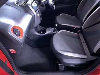 TOYOTA AYGO 1.0 VVT-i x-play Hatchback 5dr Petrol x-shift Euro 6 (Safety Sen