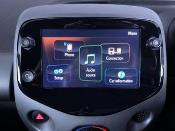 TOYOTA AYGO 1.0 VVT-i x-play Hatchback 5dr Petrol x-shift Euro 6 (Safety Sen