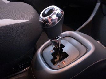 TOYOTA AYGO 1.0 VVT-i x-play Hatchback 5dr Petrol x-shift Euro 6 (Safety Sen