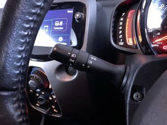 TOYOTA AYGO 1.0 VVT-i x-play Hatchback 5dr Petrol x-shift Euro 6 (Safety Sen