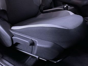 TOYOTA AYGO 1.0 VVT-i x-play Hatchback 5dr Petrol x-shift Euro 6 (Safety Sen