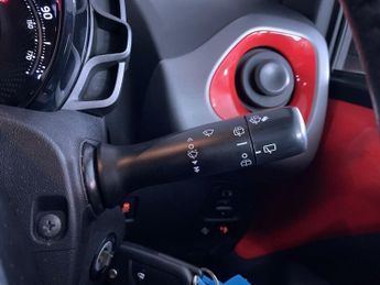 TOYOTA AYGO 1.0 VVT-i x-play Hatchback 5dr Petrol x-shift Euro 6 (Safety Sen