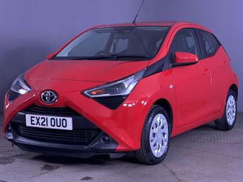 TOYOTA AYGO 1.0 VVT-i x-play Hatchback 5dr Petrol x-shift Euro 6 (Safety Sen