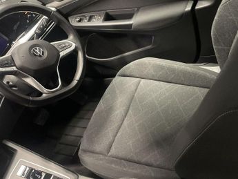 VOLKSWAGEN GOLF 1.5 eTSI MHEV Life Hatchback 5dr Petrol Hybrid DSG Euro 6 (s/s) 