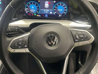 VOLKSWAGEN GOLF 1.5 eTSI MHEV Life Hatchback 5dr Petrol Hybrid DSG Euro 6 (s/s) 