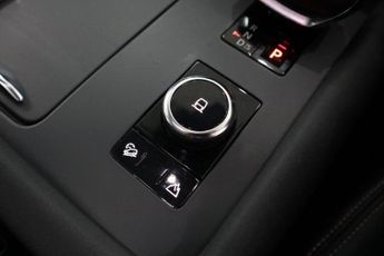 LAND ROVER DISCOVERY 3.0 D300 MHEV R-Dynamic HSE SUV 5dr Diesel Auto 4WD Euro 6 (s/s)