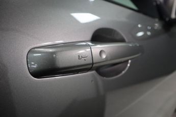 JAGUAR XE 2.0 D180 R-Dynamic SE Saloon Auto AWD Euro 6 (s/s) (180 ps)