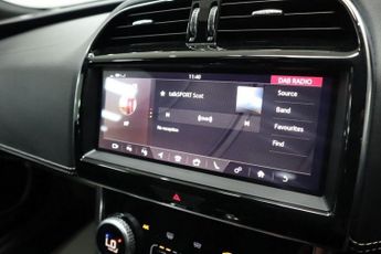 JAGUAR XE 2.0 D180 R-Dynamic SE Saloon Auto AWD Euro 6 (s/s) (180 ps)