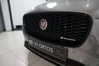 JAGUAR XE 2.0 D180 R-Dynamic SE Saloon Auto AWD Euro 6 (s/s) (180 ps)