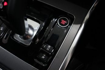 JAGUAR XE 2.0 D180 R-Dynamic SE Saloon Auto AWD Euro 6 (s/s) (180 ps)